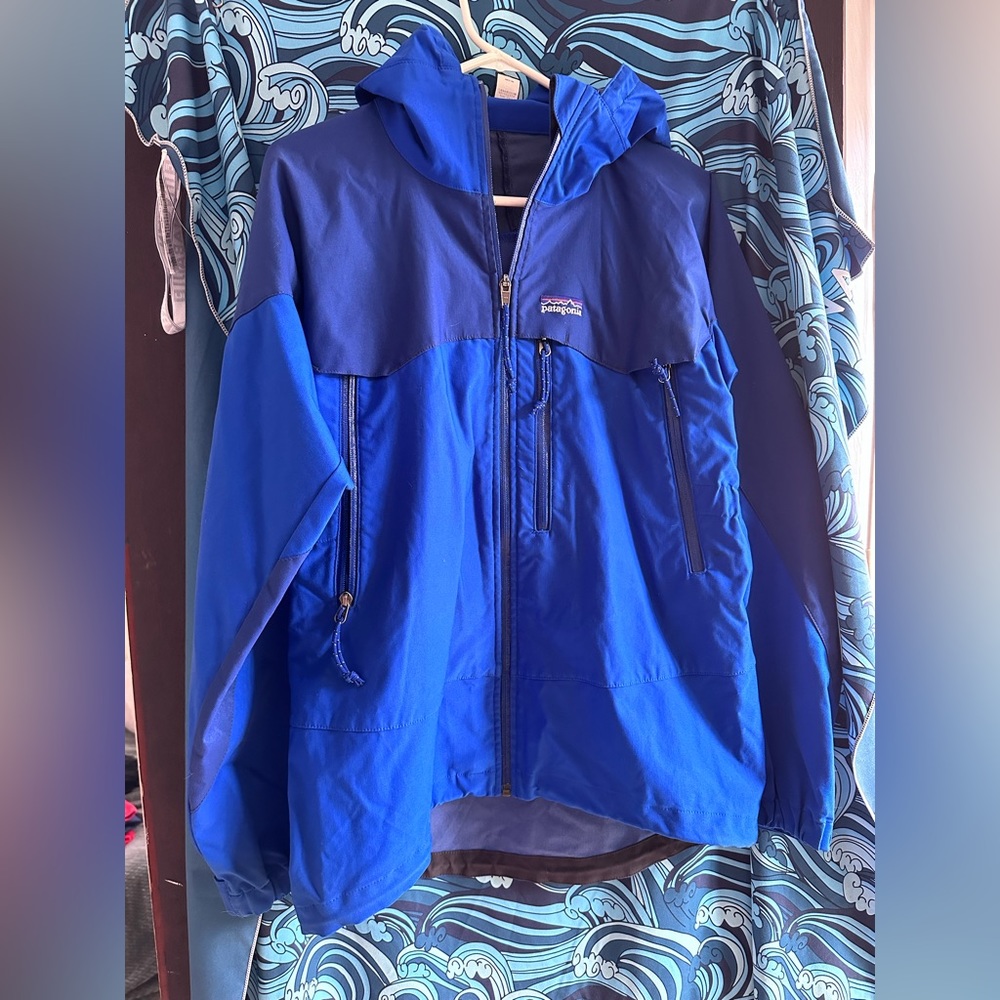Patagonia waterproof shell, men’s small/women’s med